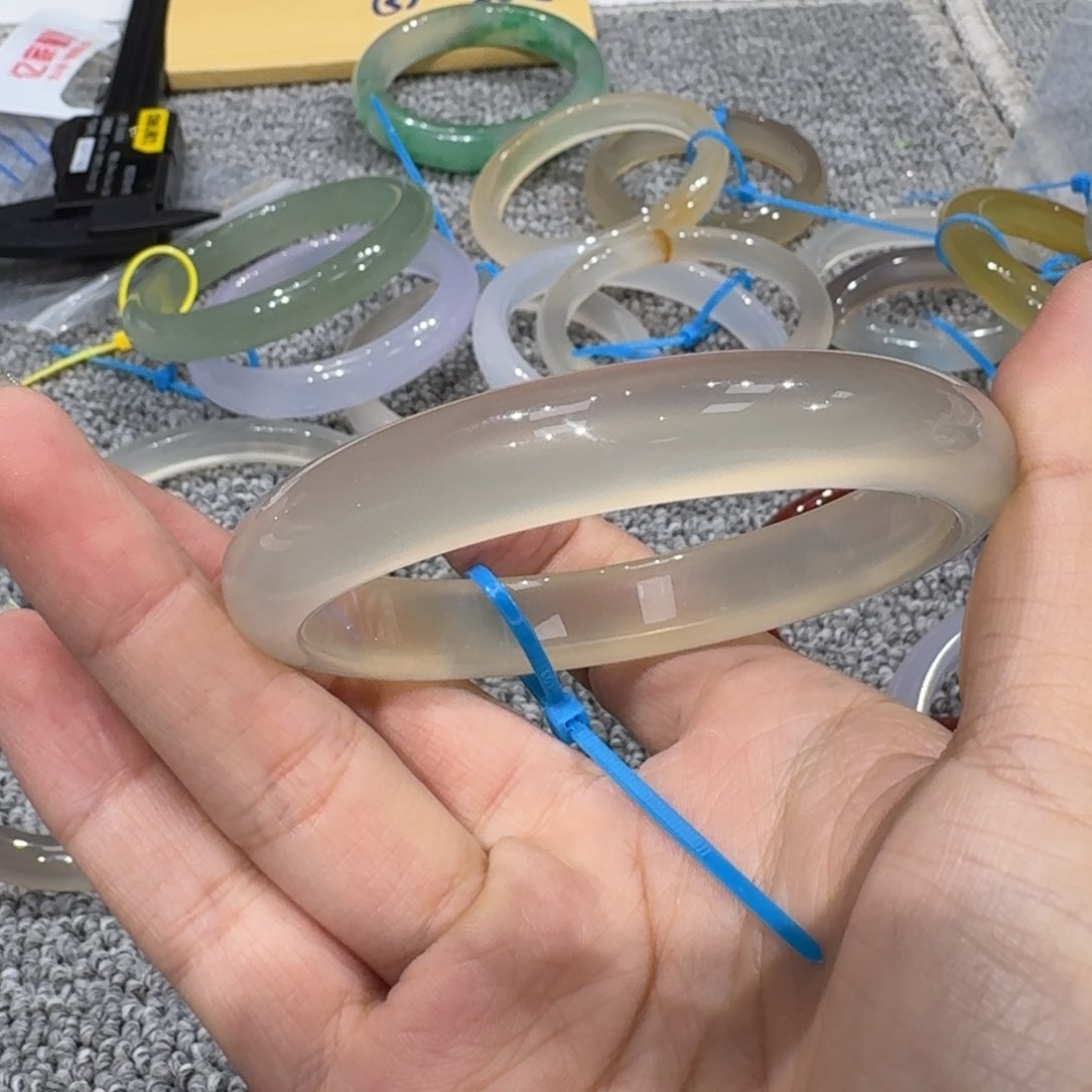 玛瑙/玉髓手镯未镶嵌平**乐010