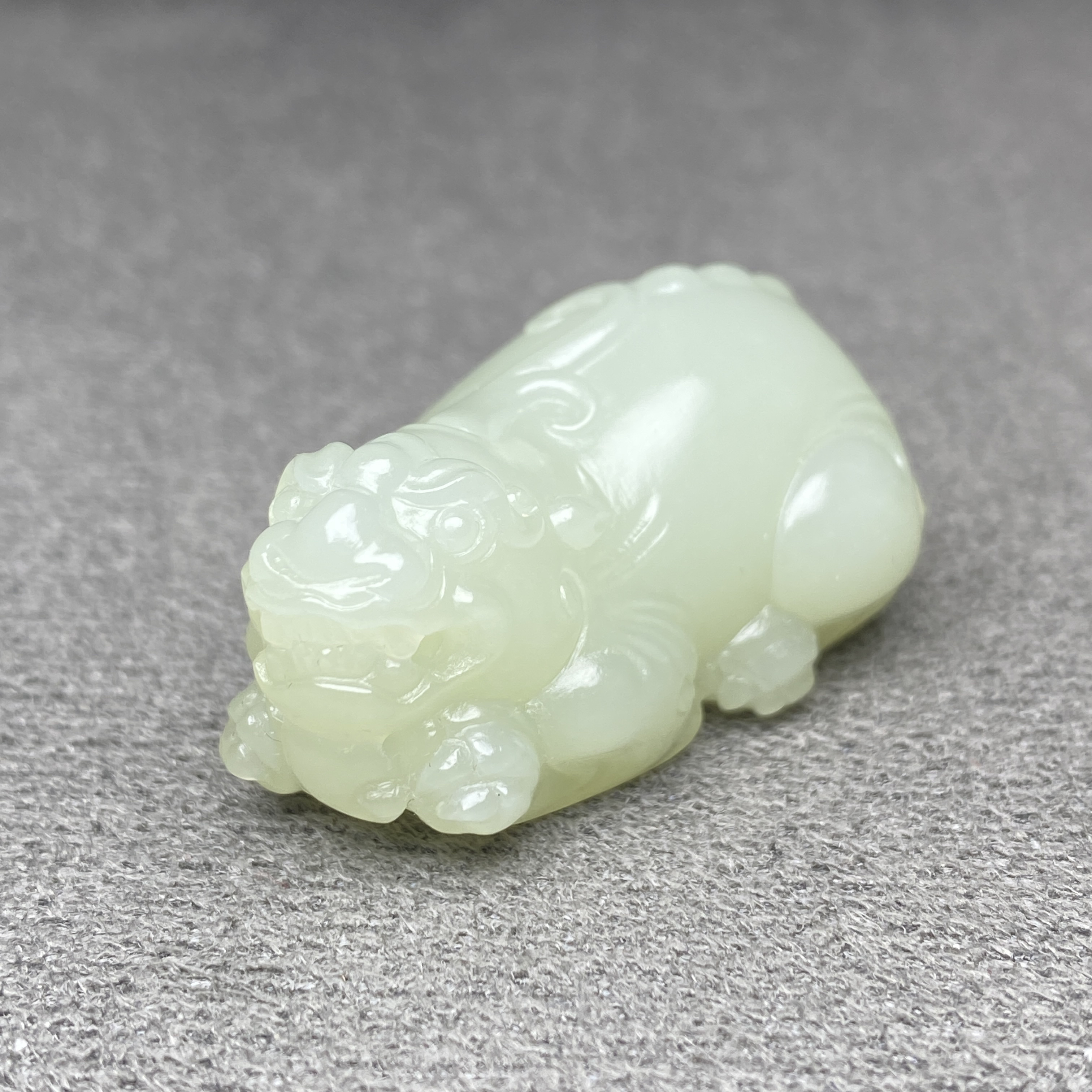 新疆和田玉且末料貔貅吊坠32克细腻油润歪头双角