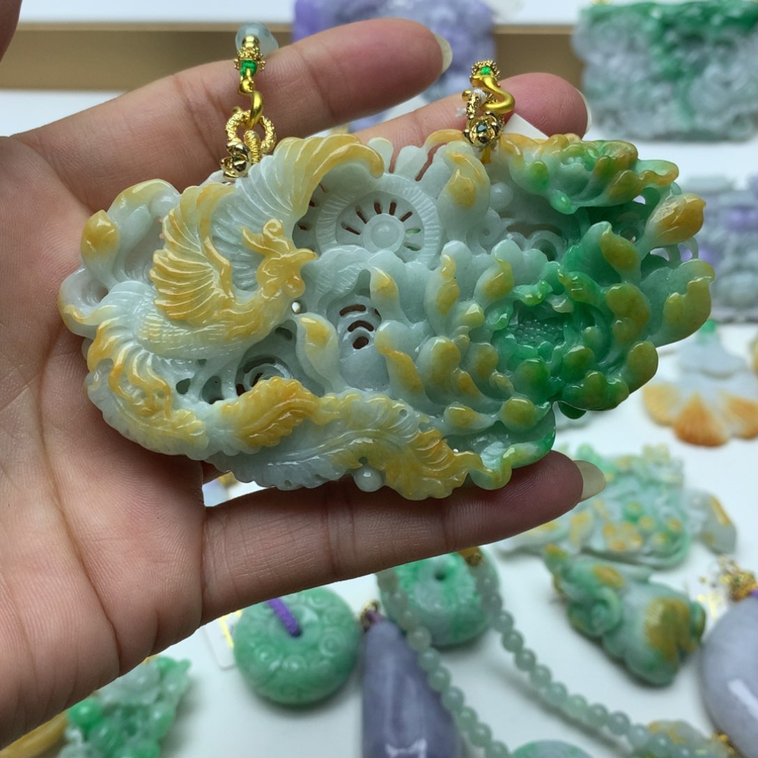 翡翠颈饰未镶嵌卓****羊翡翠