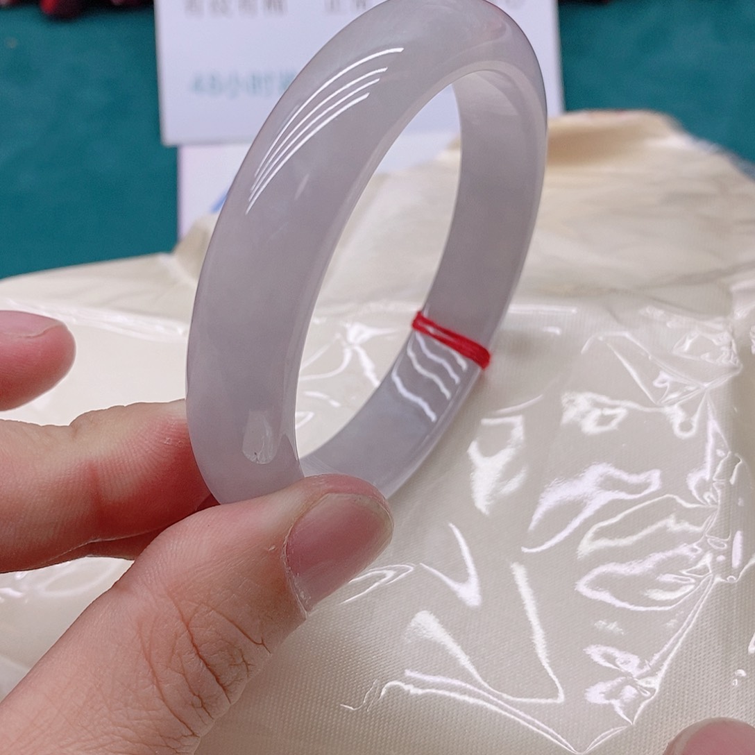 翡翠手镯未镶嵌?****妈433333333