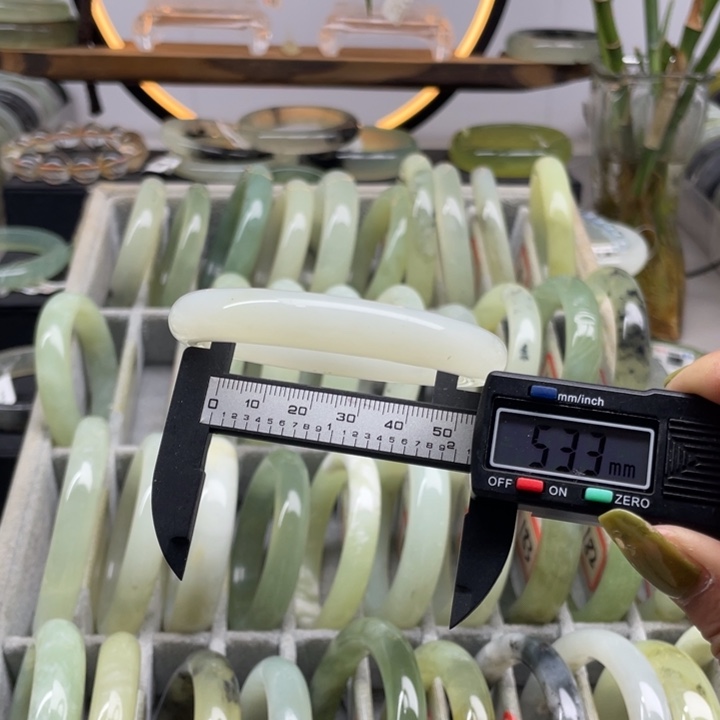 蛇纹石玉未镶嵌手镯179