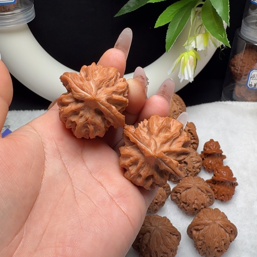 走***儿文玩核桃把件曹大龙41