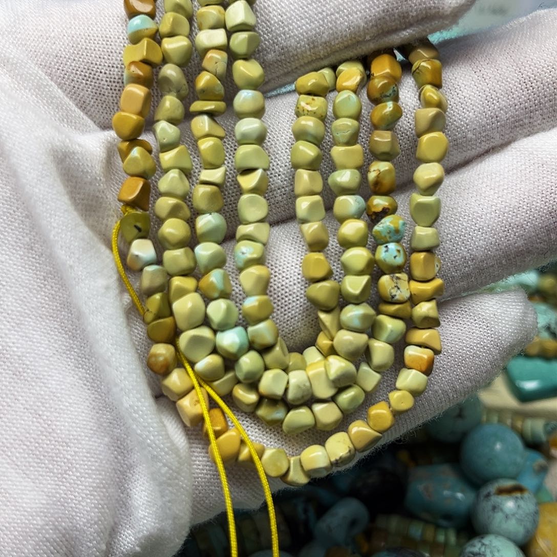 绿松石配饰未镶嵌