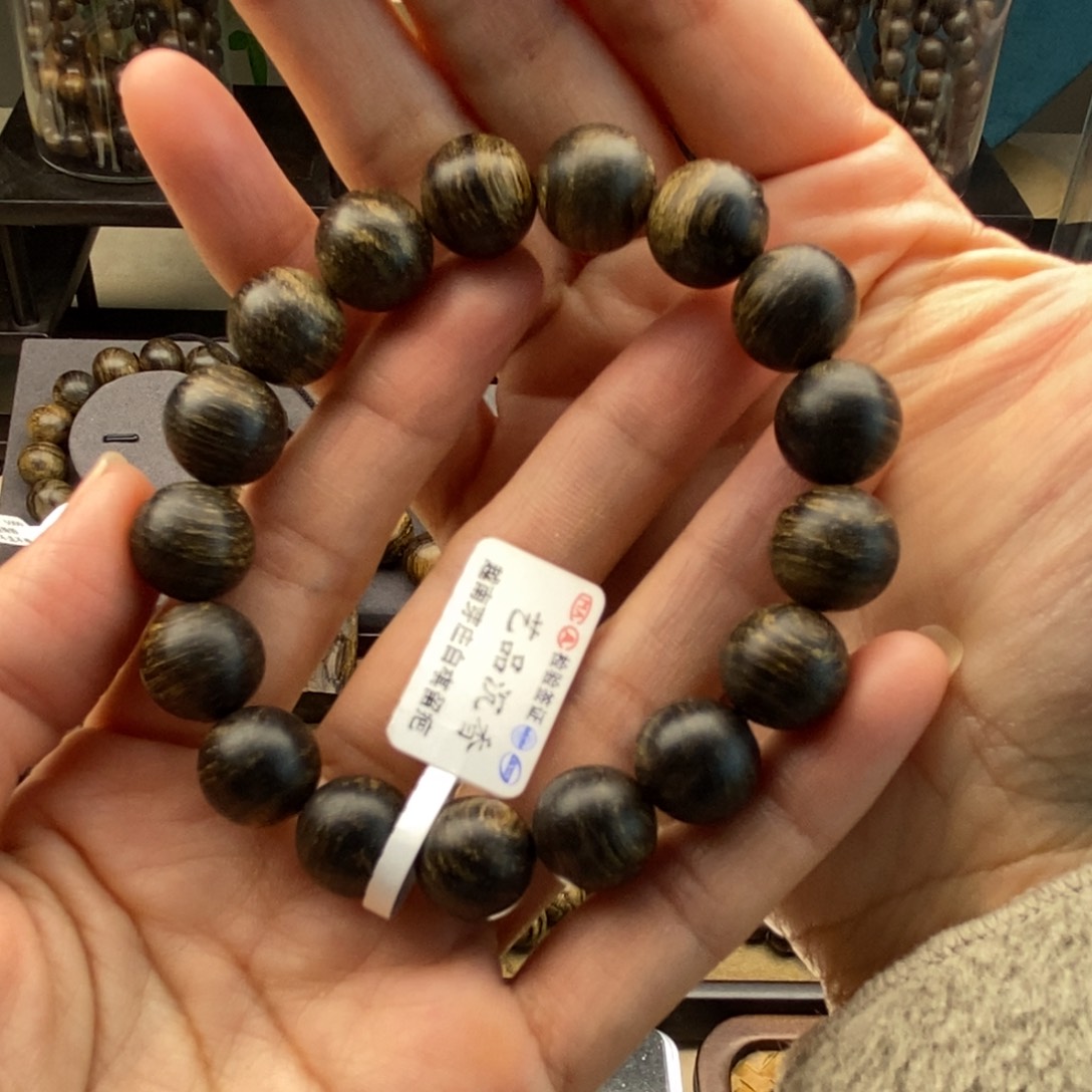 沉香手串。***？越南芽庄白棋瘤疤1.2