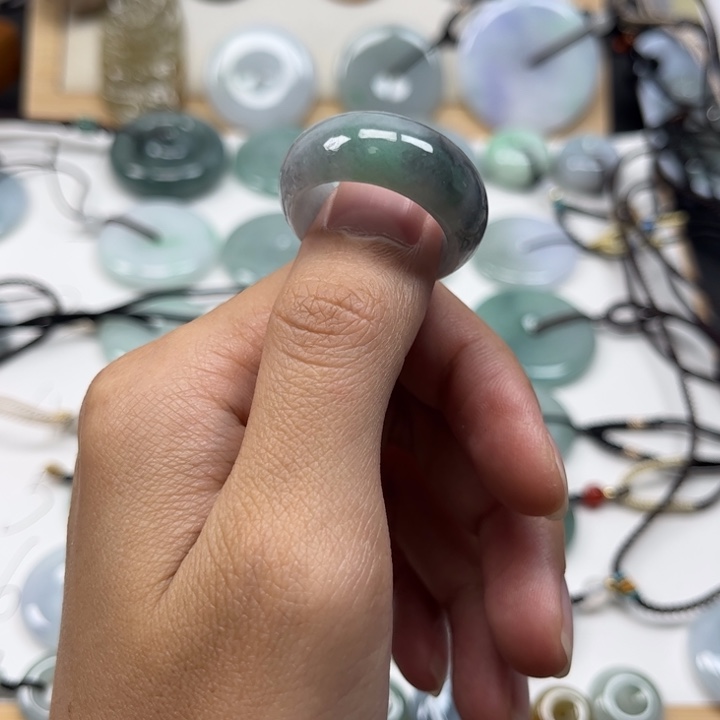 翡翠未镶嵌颈饰暮**火天然翡翠Ａ货