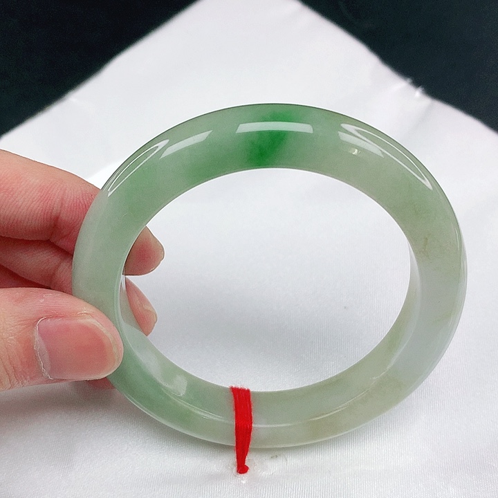 翡翠手镯未镶嵌圈56。4019