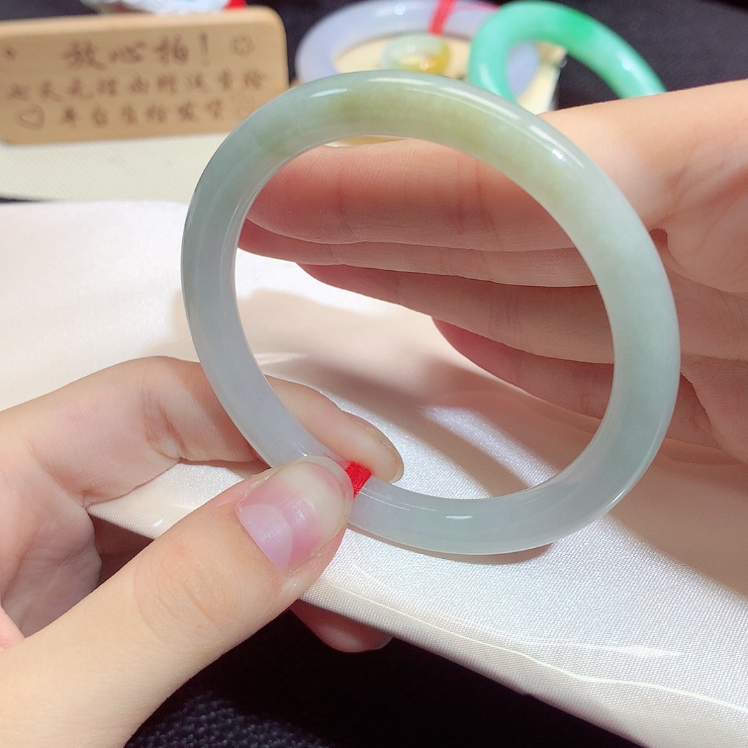 翡翠未镶嵌手镯1221