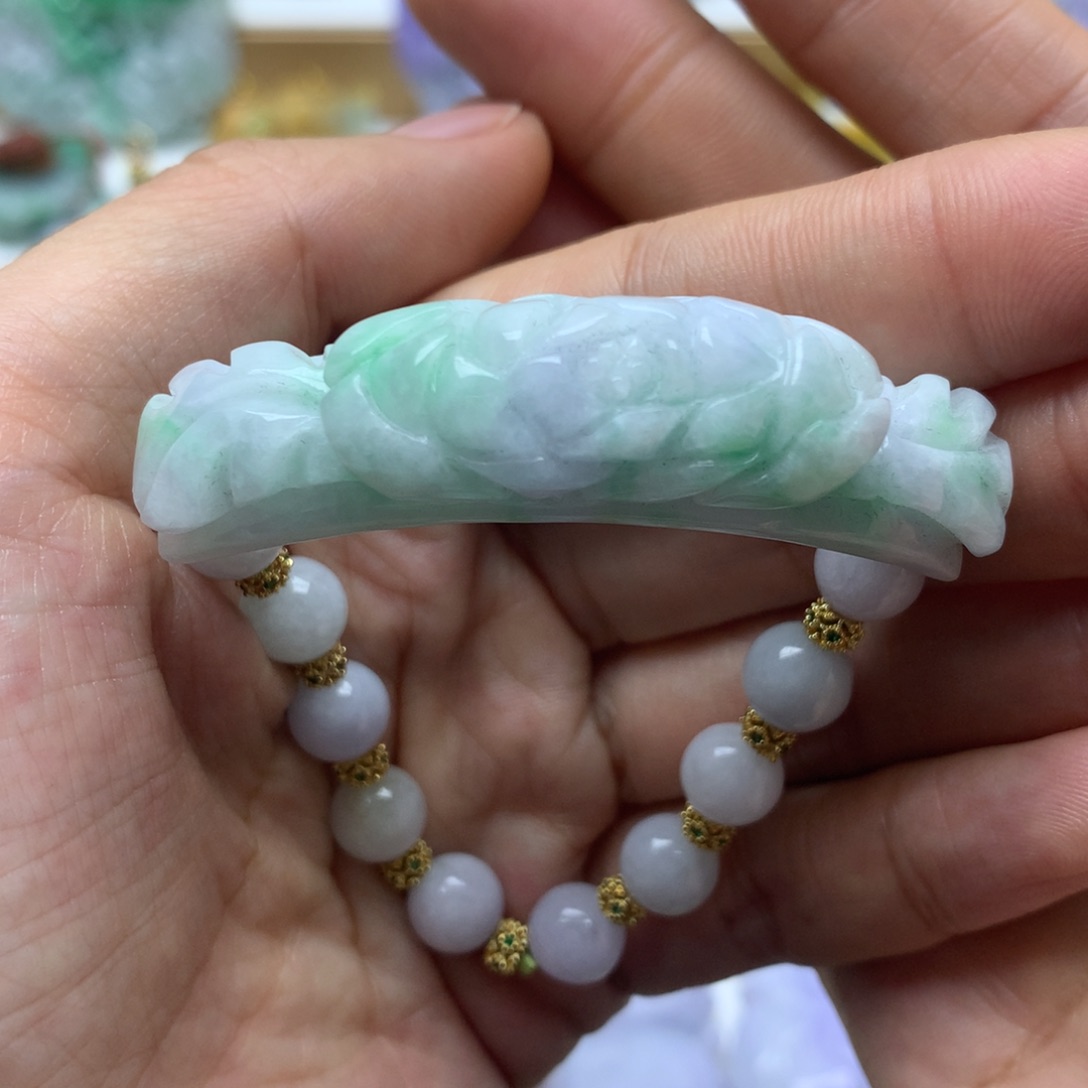 翡翠颈饰未镶嵌翡翠