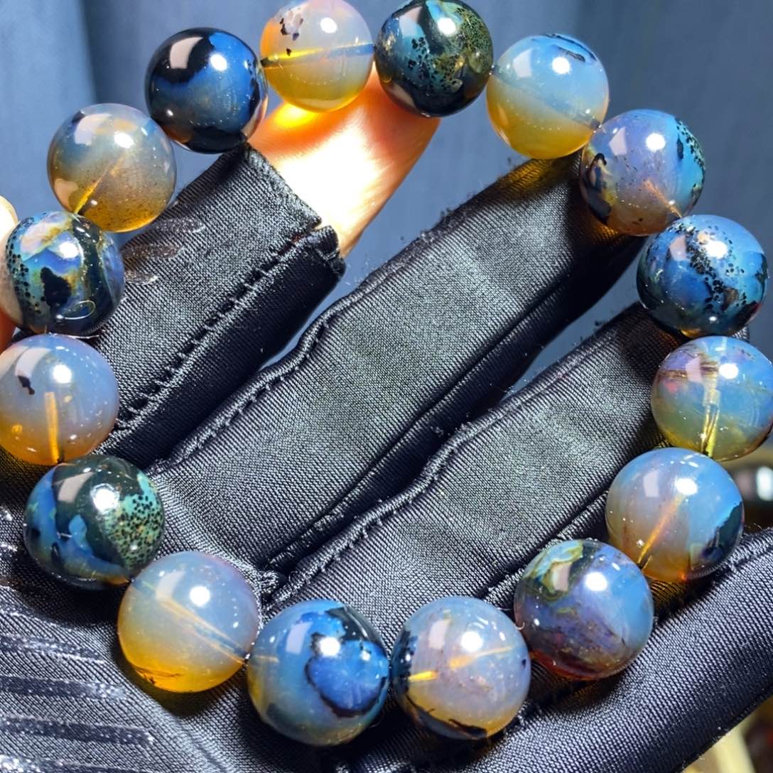 琥珀未镶嵌裸石。。。