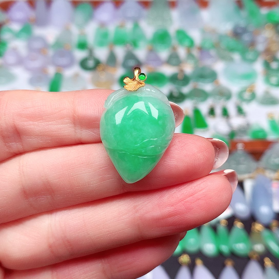 翡翠颈饰18K金镶嵌天然翡翠A货