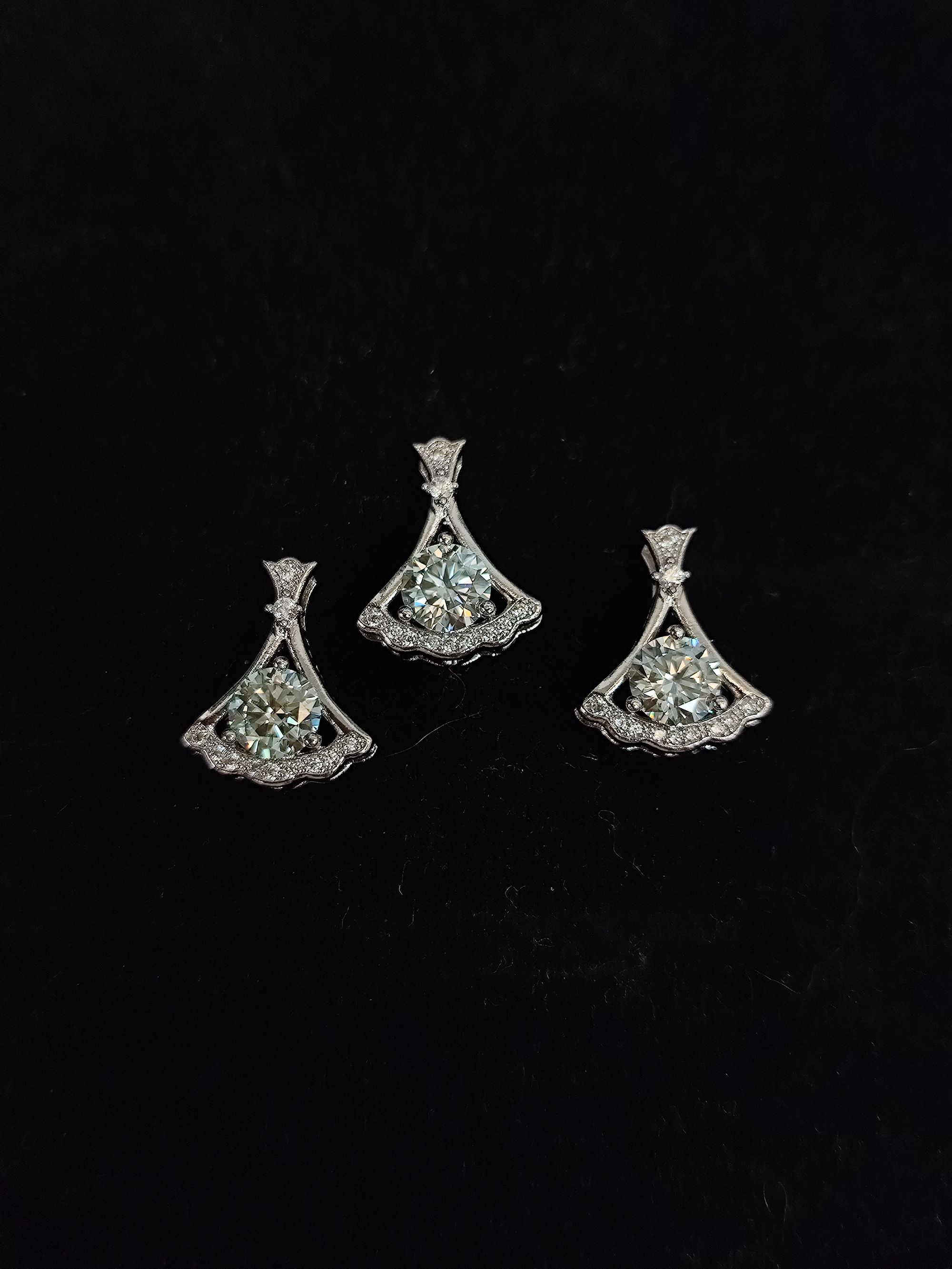 钛钢莫桑石吊坠 莫桑裙吊坠（多样性一件发货）