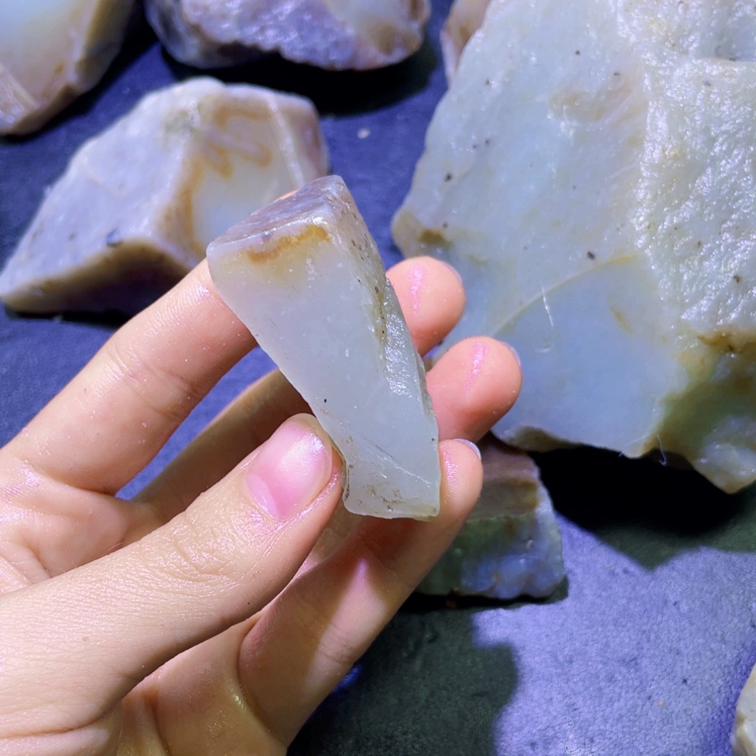 和田玉未镶嵌珠宝半成品