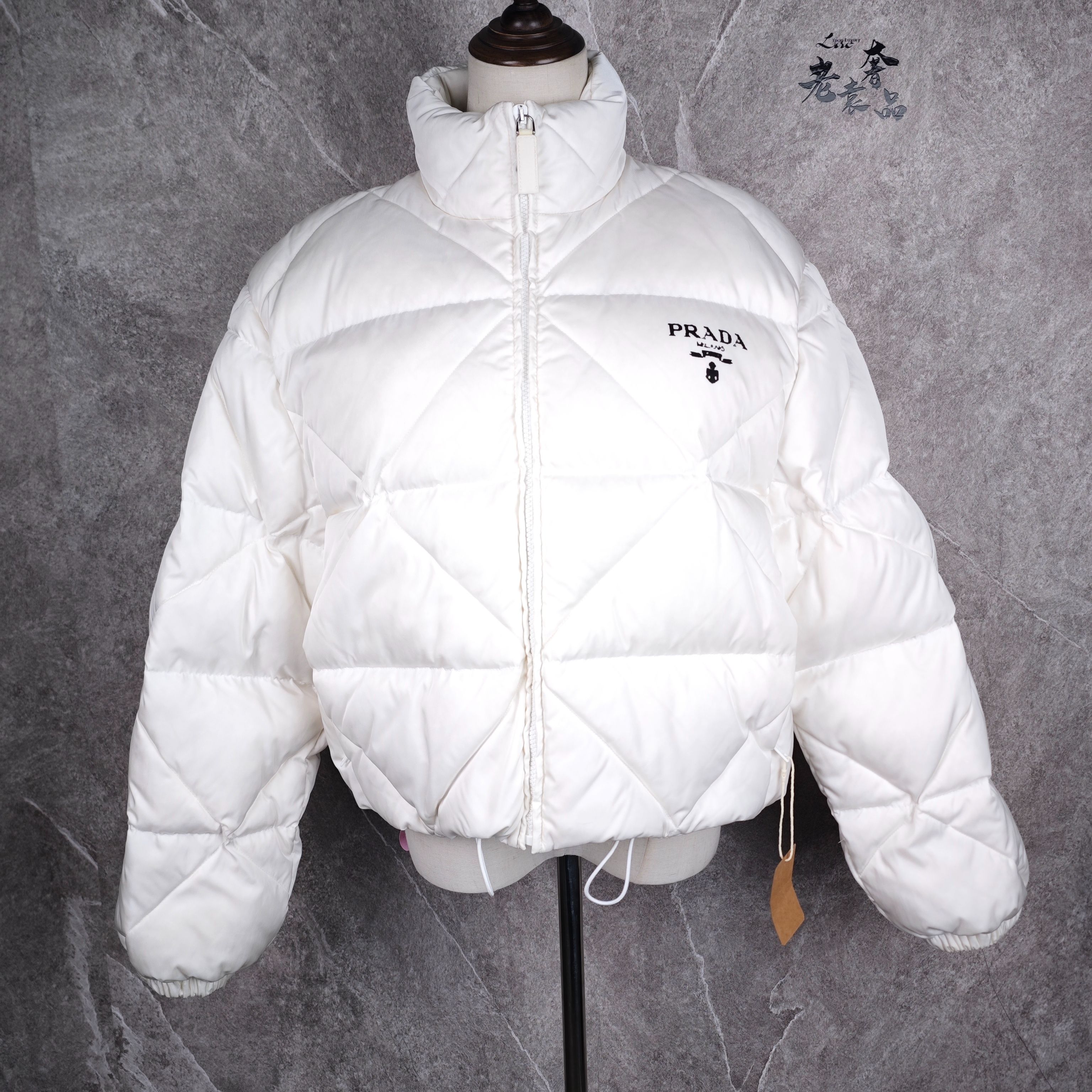 99新 Prada/普拉达  海囤K/普拉达/上衣/40码/hs37520