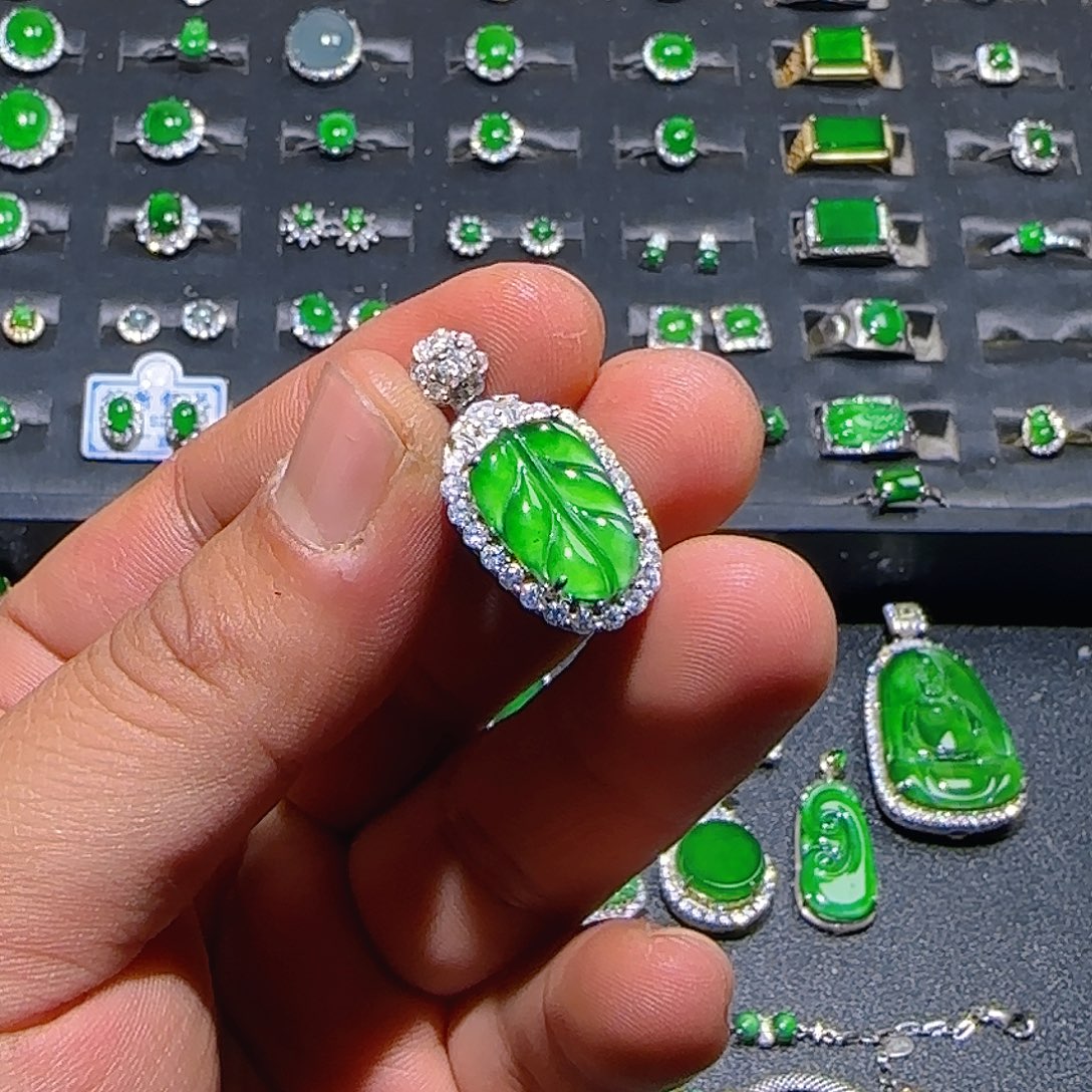 翡翠银S925镶嵌颈饰