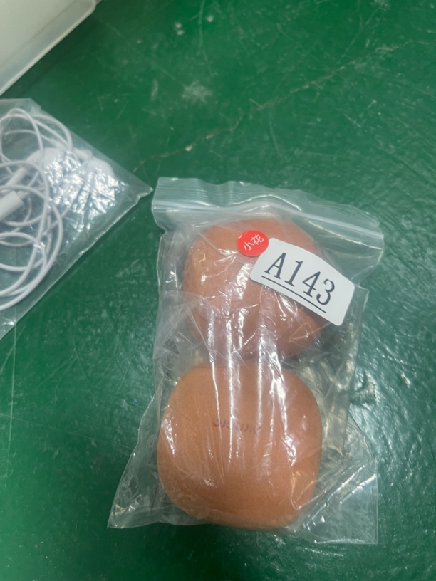 9新  捡漏 倍思小粉饼耳机 带镜子 编号a143