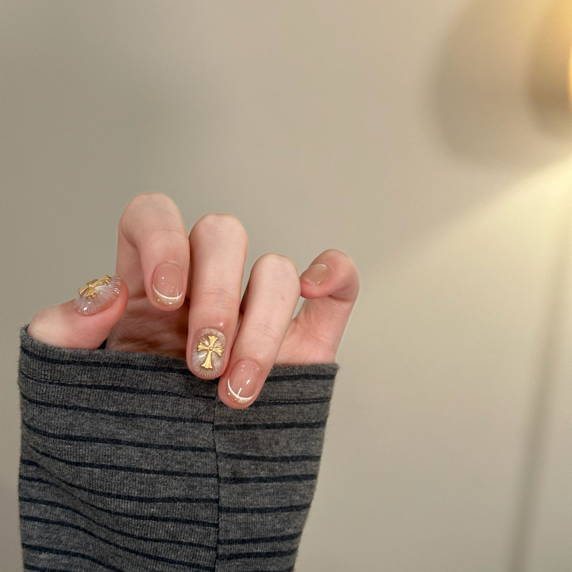 【神爱世人】预售 立体克罗心金色猫眼法式 纯手工穿戴甲