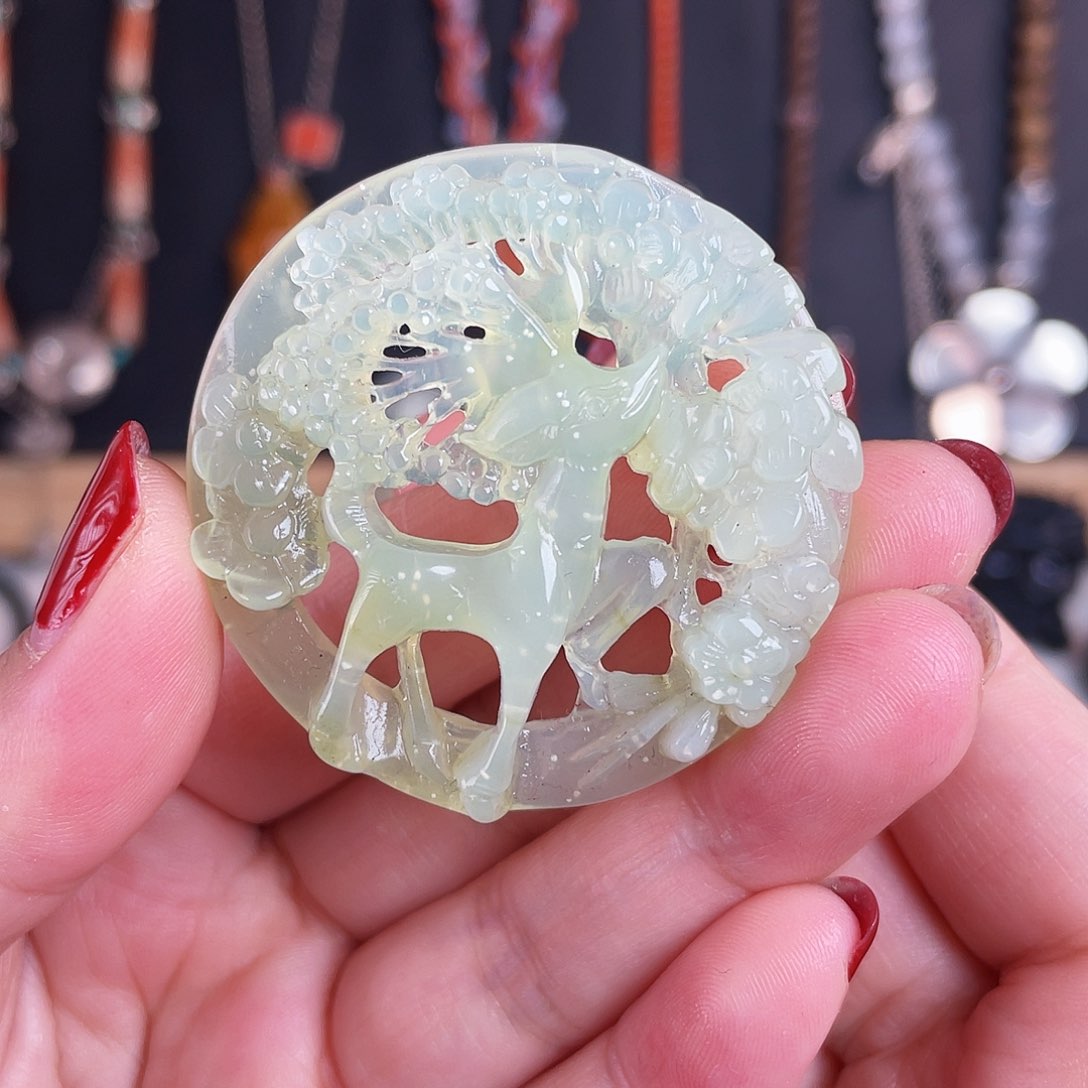 蛇纹石玉颈饰未镶嵌