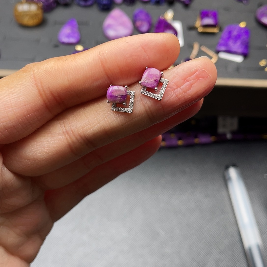 苏纪石（舒俱来）耳钉银S925镶嵌