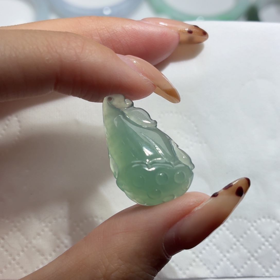 翡翠未镶嵌吊坠(不含链)莲蓬
