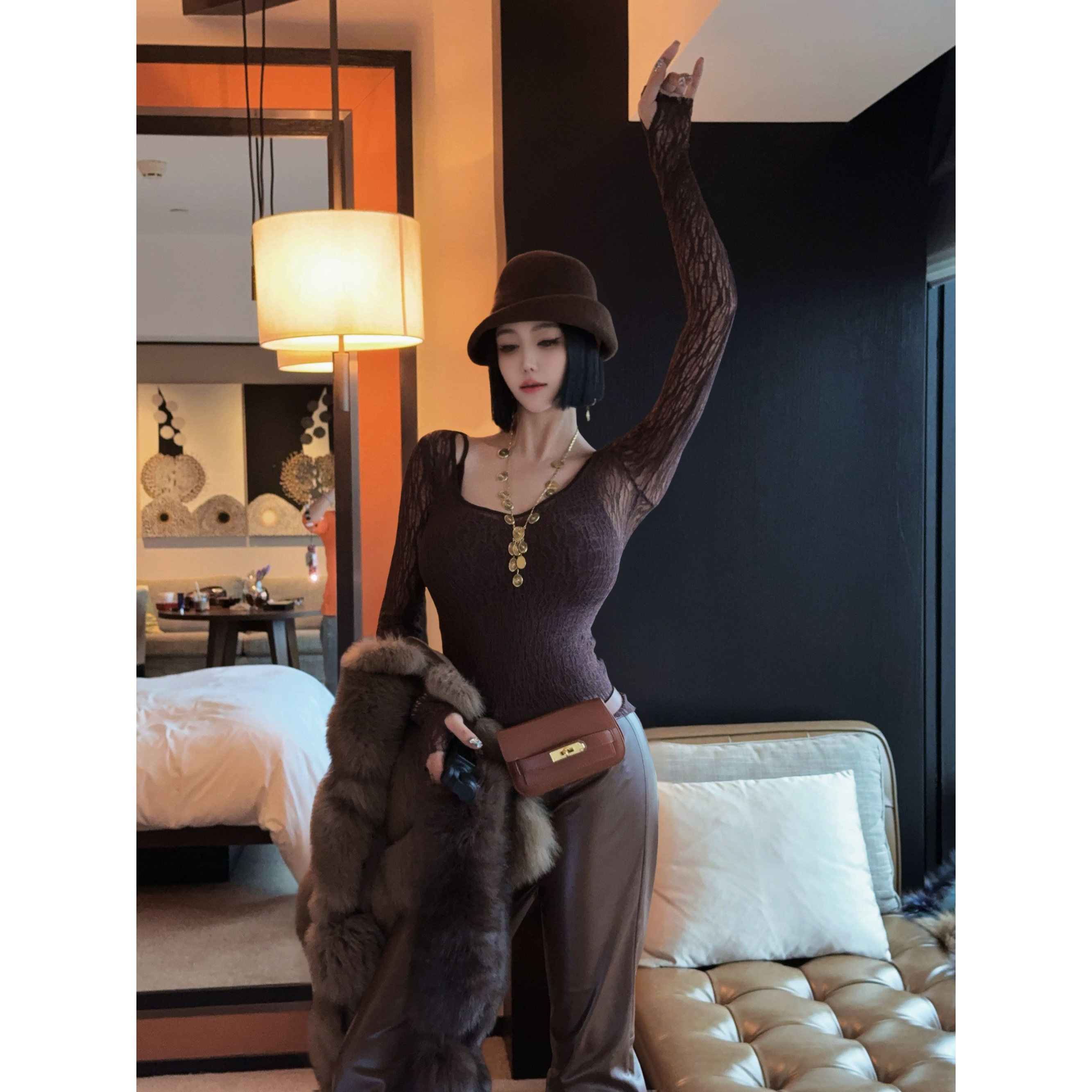 DIYI【蕾丝少女】黑白咖杏四色袖蕾丝假两件长袖上衣SY14186