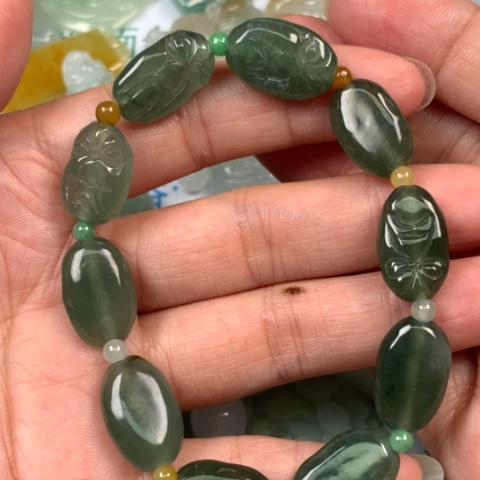 翡翠颈饰未镶嵌翡翠