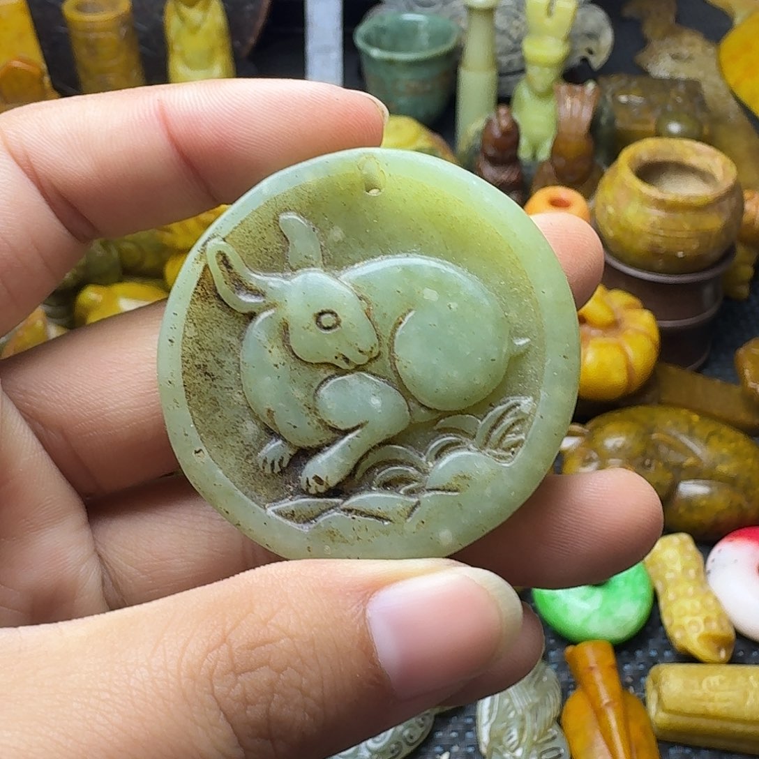 白玉菩提吊坠。。。