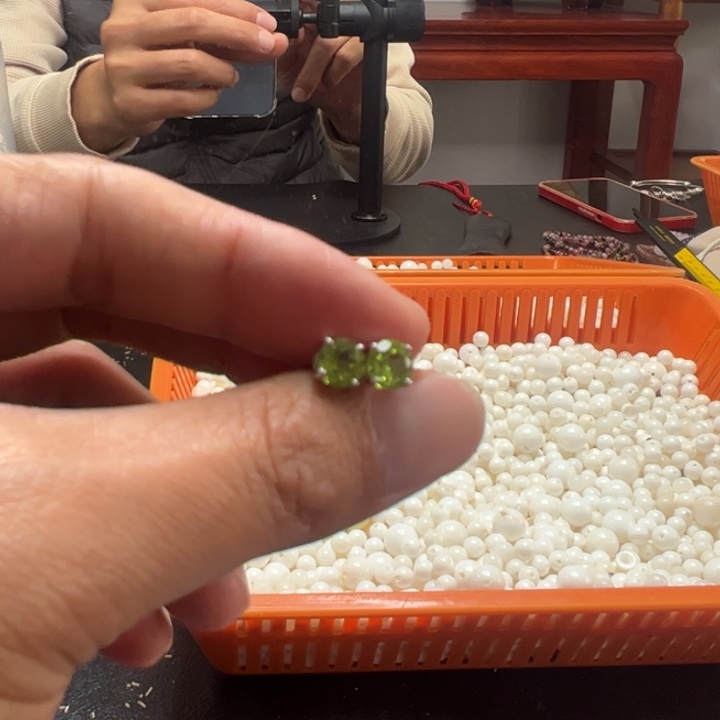 绿水晶耳钉银S925镶嵌