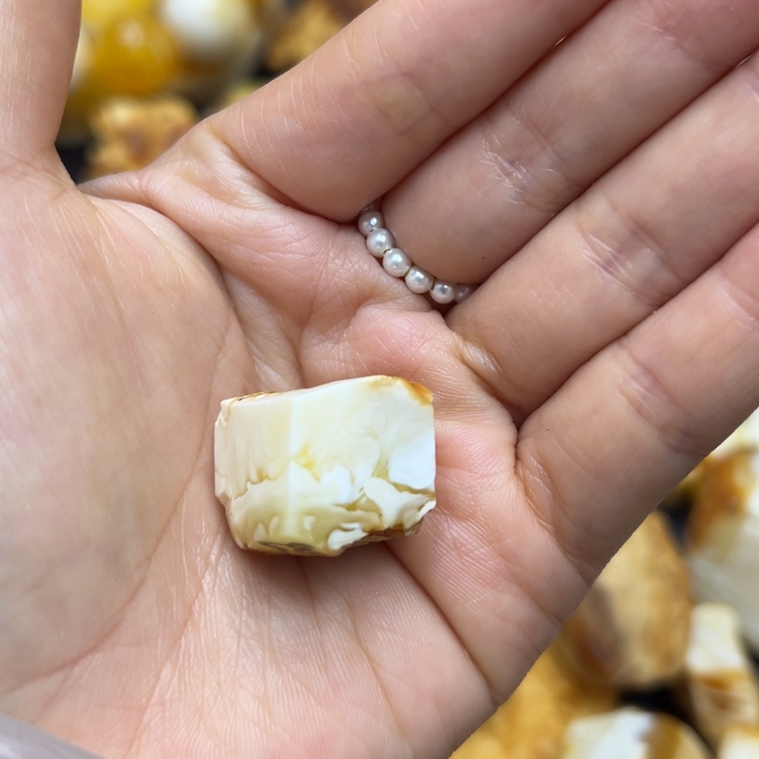 定制琥珀未镶嵌蜜蜡