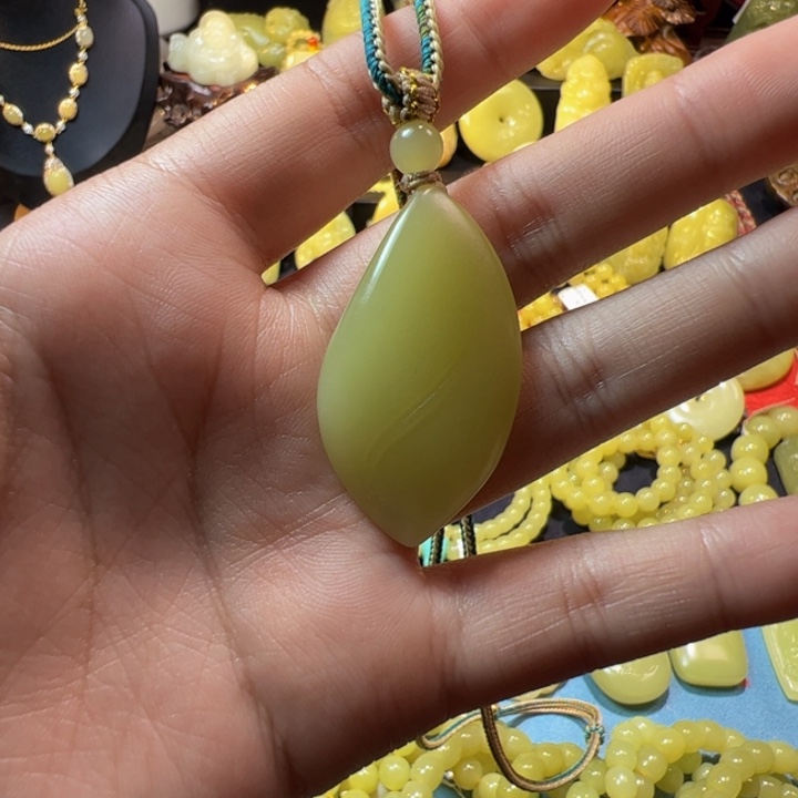 和田玉（黄玉）未镶嵌颈饰