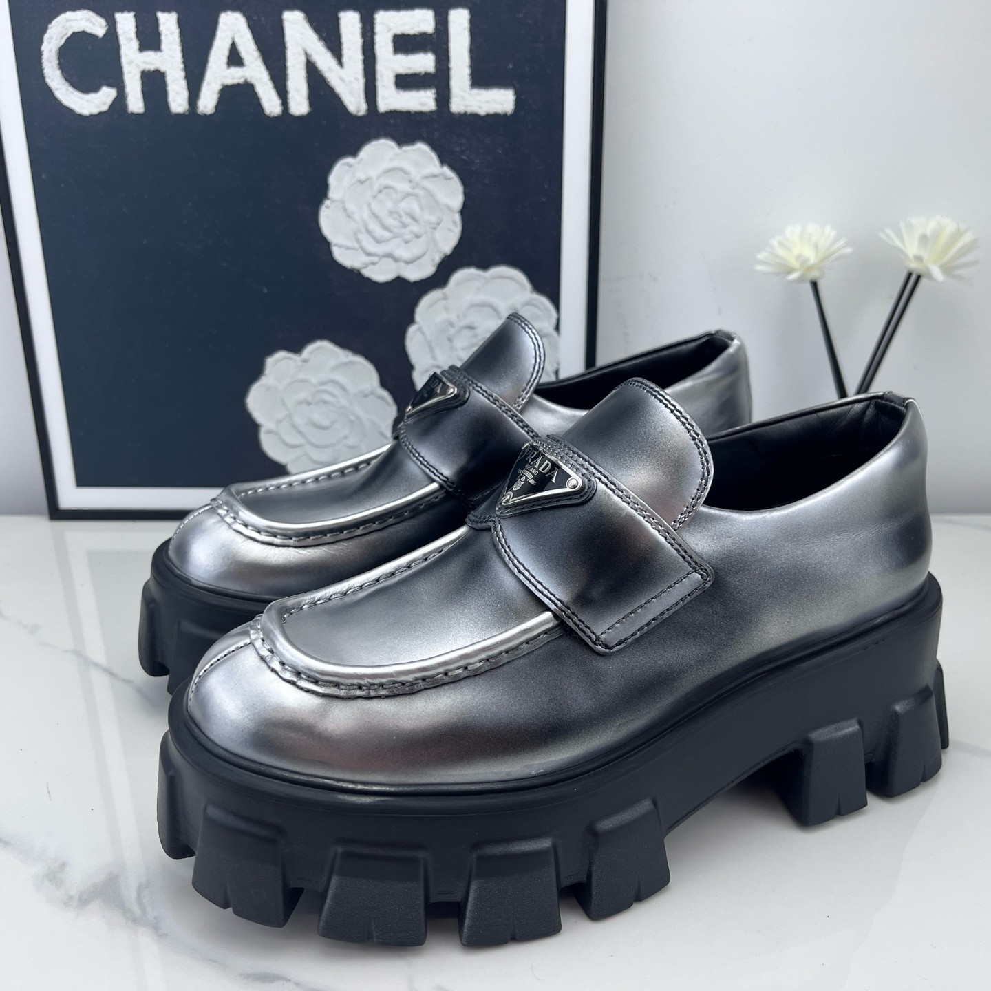 99新 Prada/普拉达 三角标厚底渐变乐福鞋 36.5码/jm02242