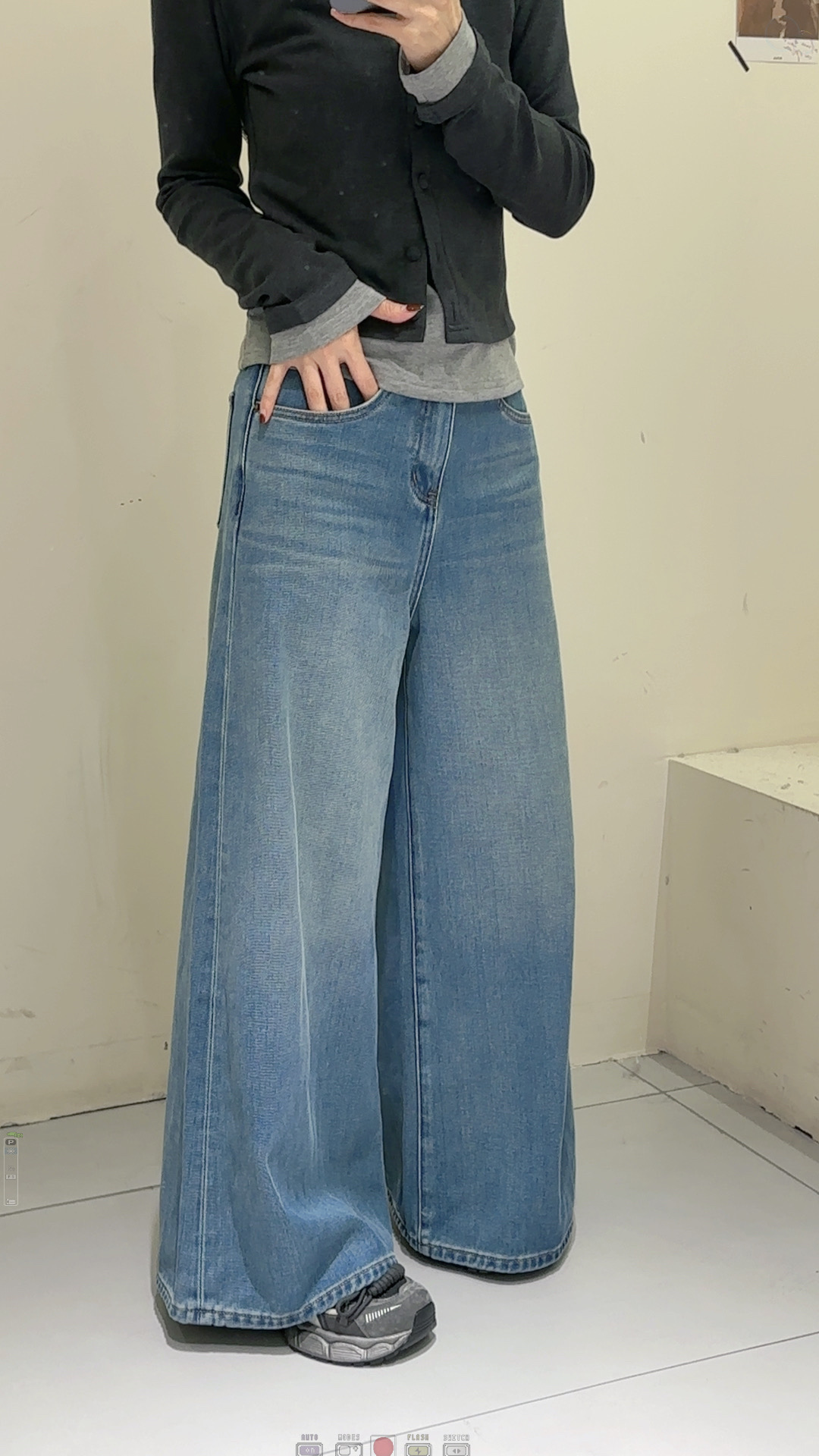 浅蓝牛仔裤女遮胯磨毛阔腿裤2025新款梨形身材高腰显瘦直筒喇叭裤