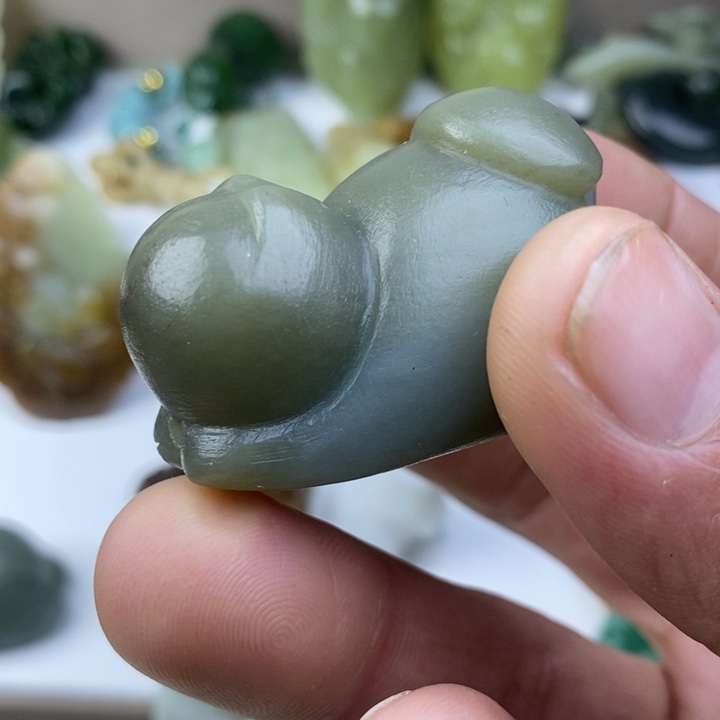 家****和田玉（糖玉）未镶嵌颈饰