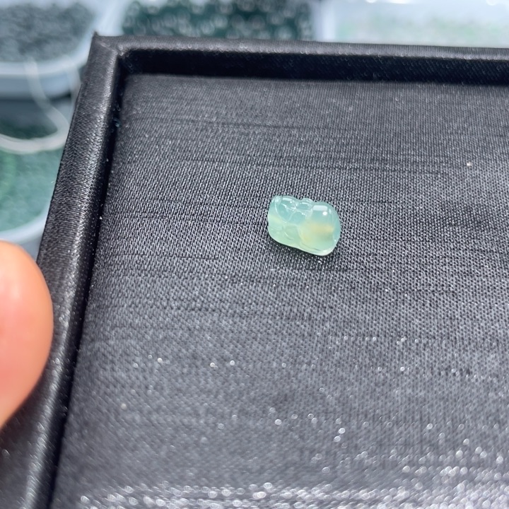 翡翠未镶嵌手链多样性发货