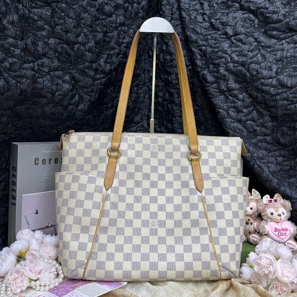 95新 LouisVuitton/路易威登 路易威登totally白色棋盘格单肩包