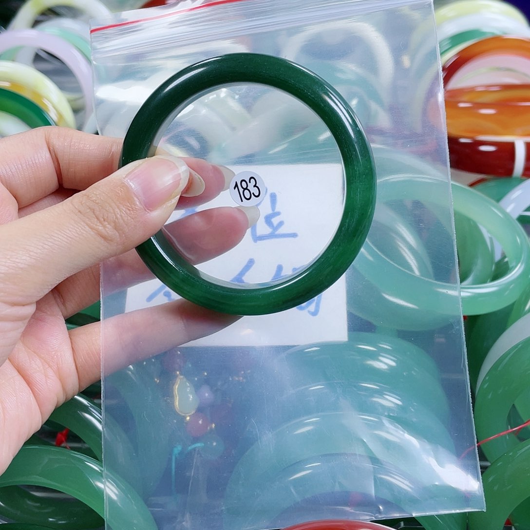 【闪购商品】石英质玉手镯未镶嵌54