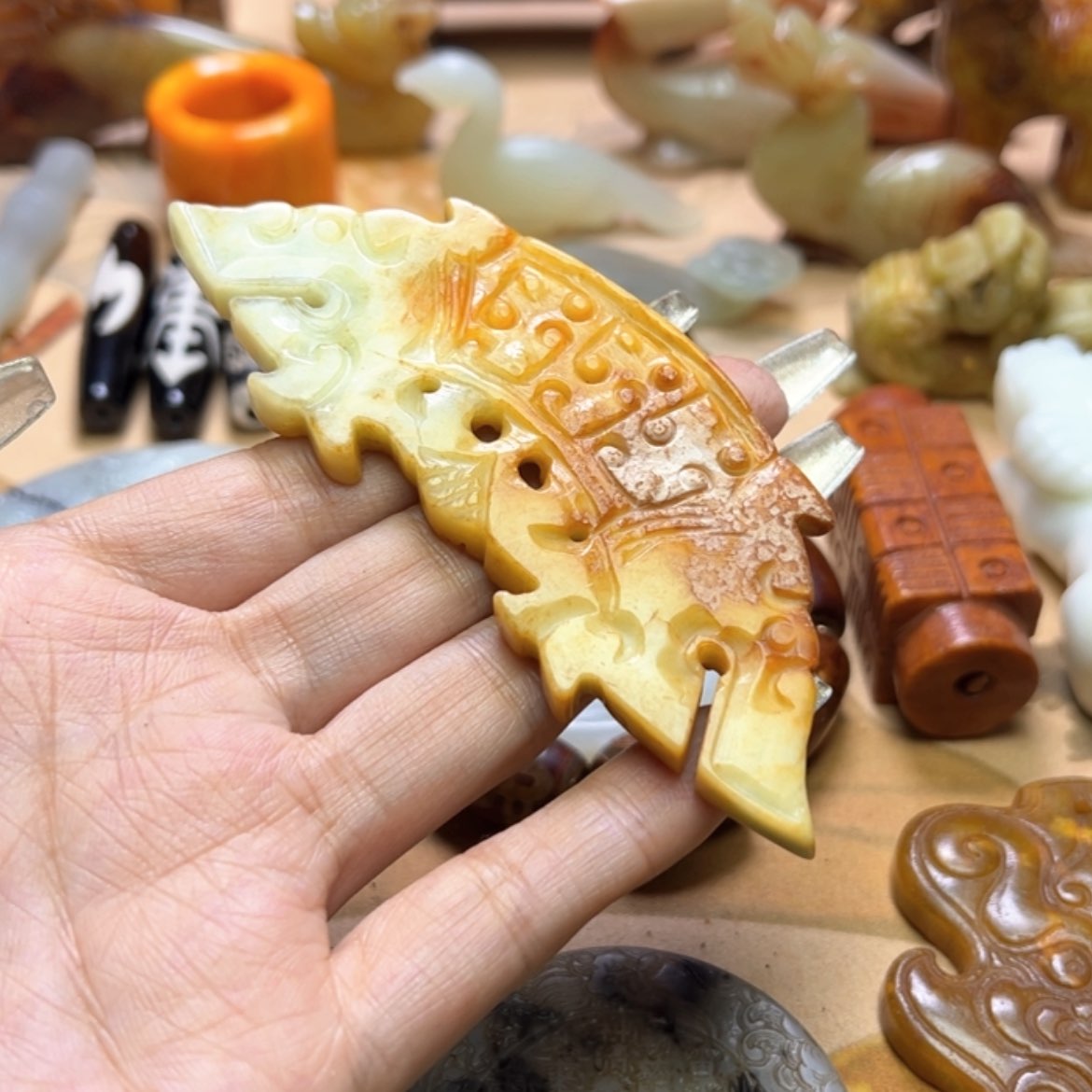 【闪购商品】蛇纹石玉颈饰未镶嵌