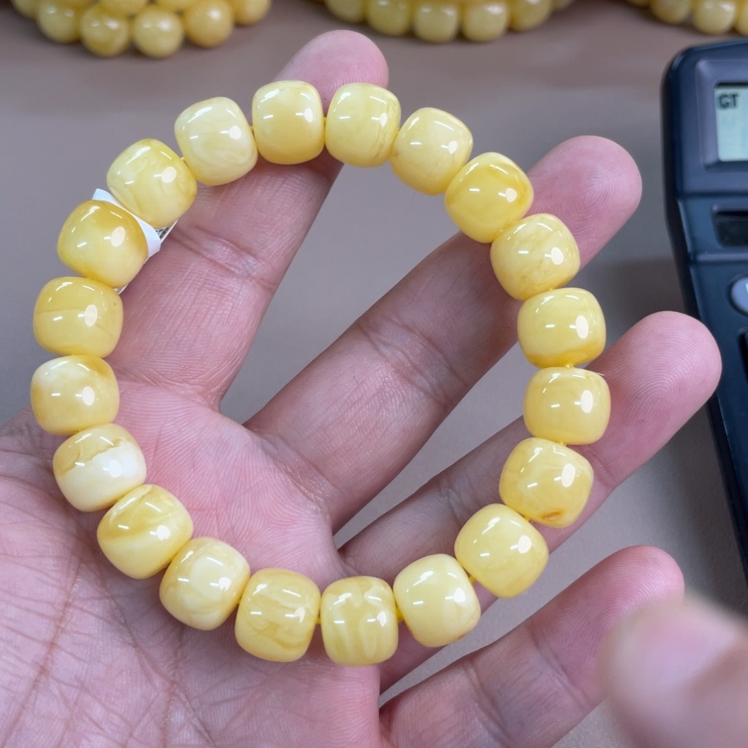 琥珀裸石未镶嵌微瑕12800000000000