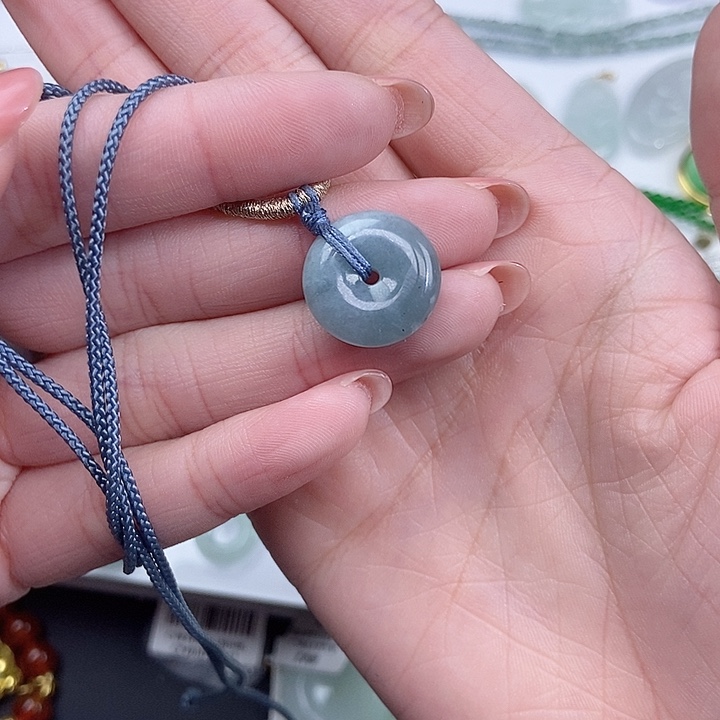 翡翠颈饰未镶嵌吊坠