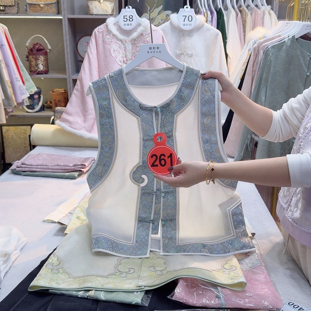 自***喜好看好看好好看啊好喜欢