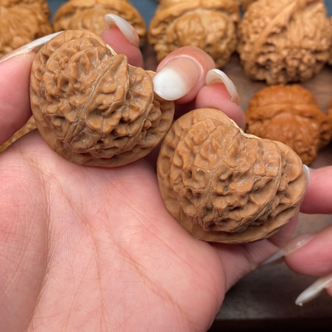 文玩核桃把件全品，精配粗棱宫灯41➕