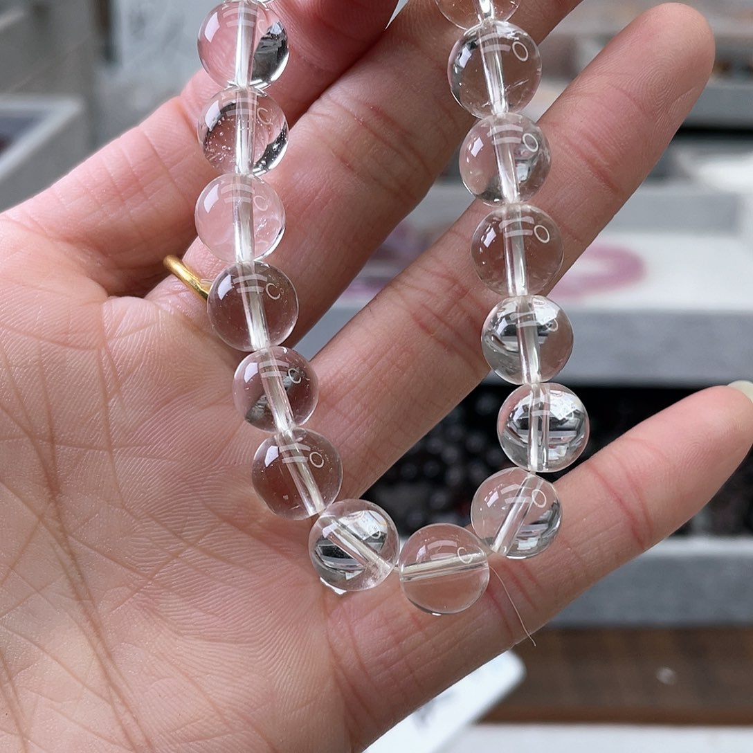 紫晶手绳未镶嵌是****?白水晶单圈