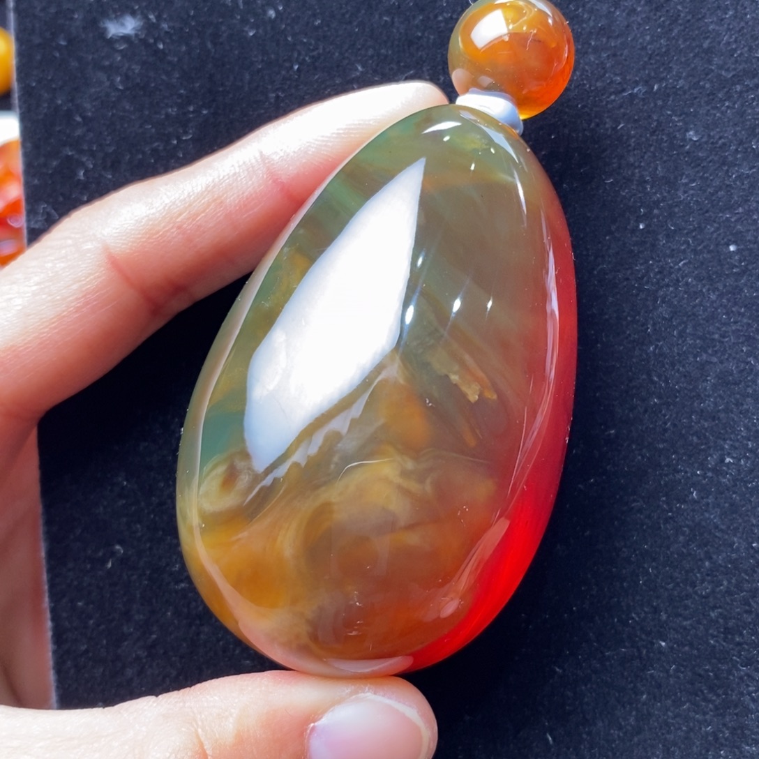 琥珀未镶嵌颈饰49.3克