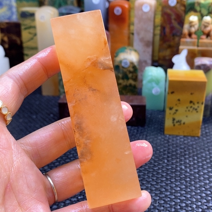 青田石天***人青田石印章石