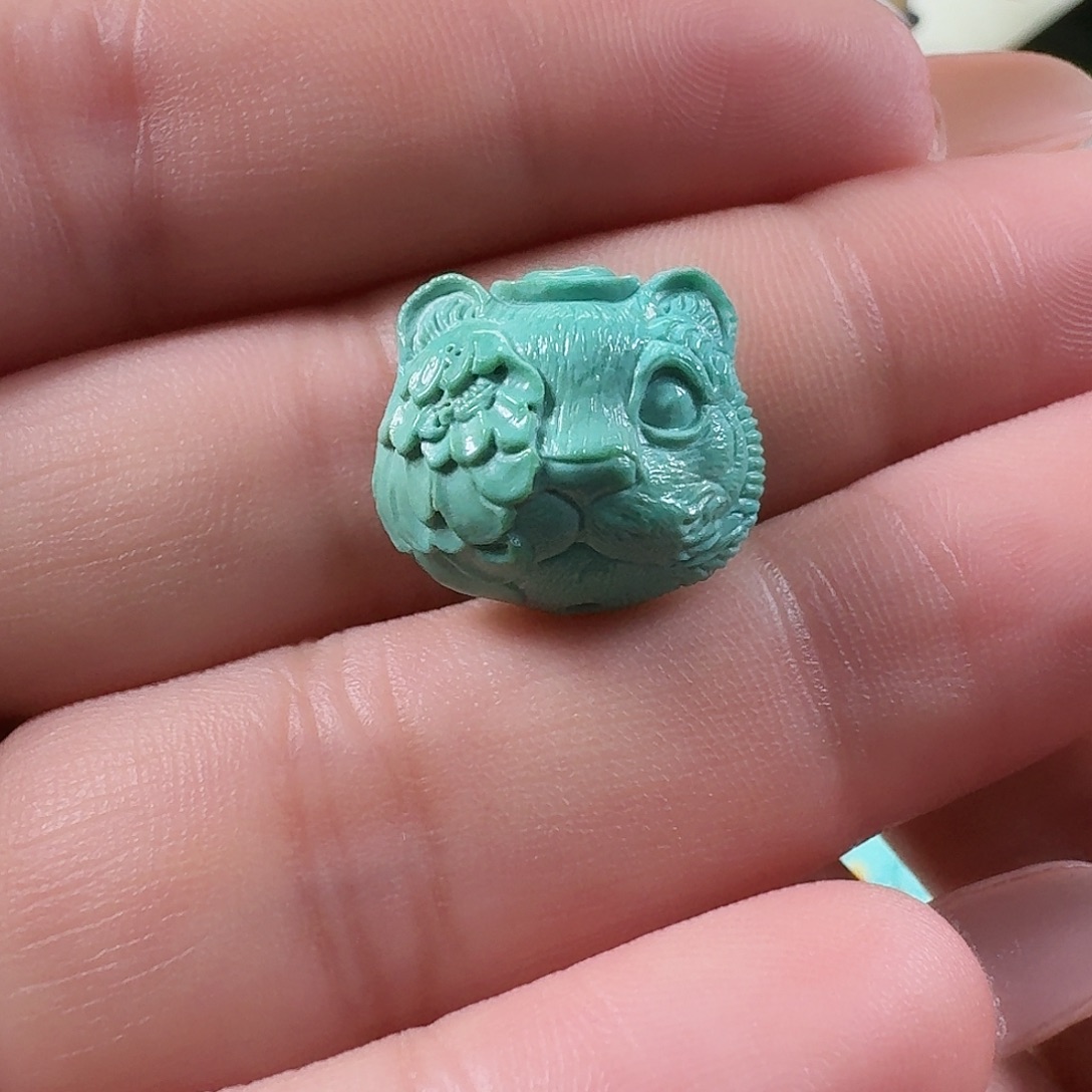 绿松石未镶嵌颈饰