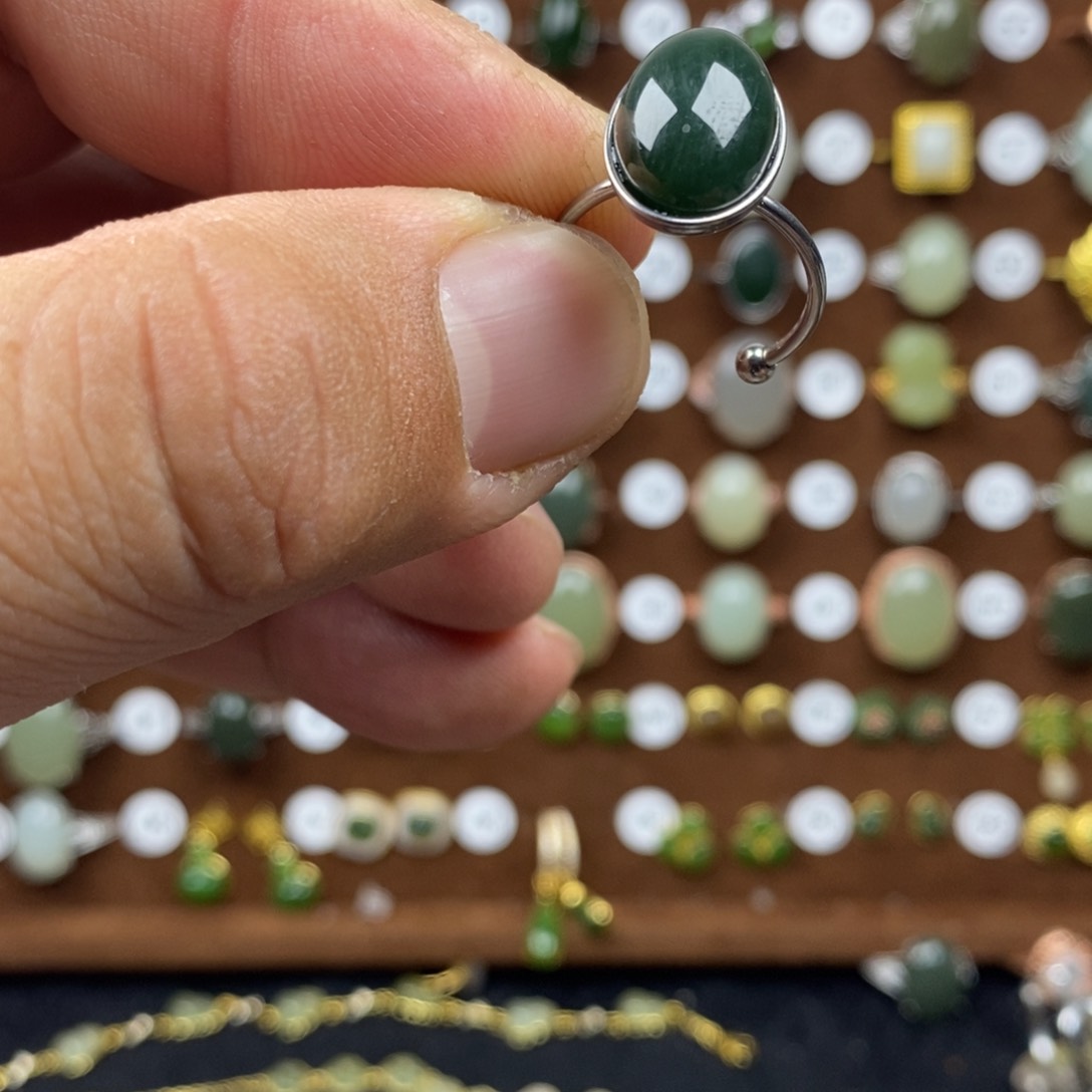 和田玉（碧玉）戒指合金