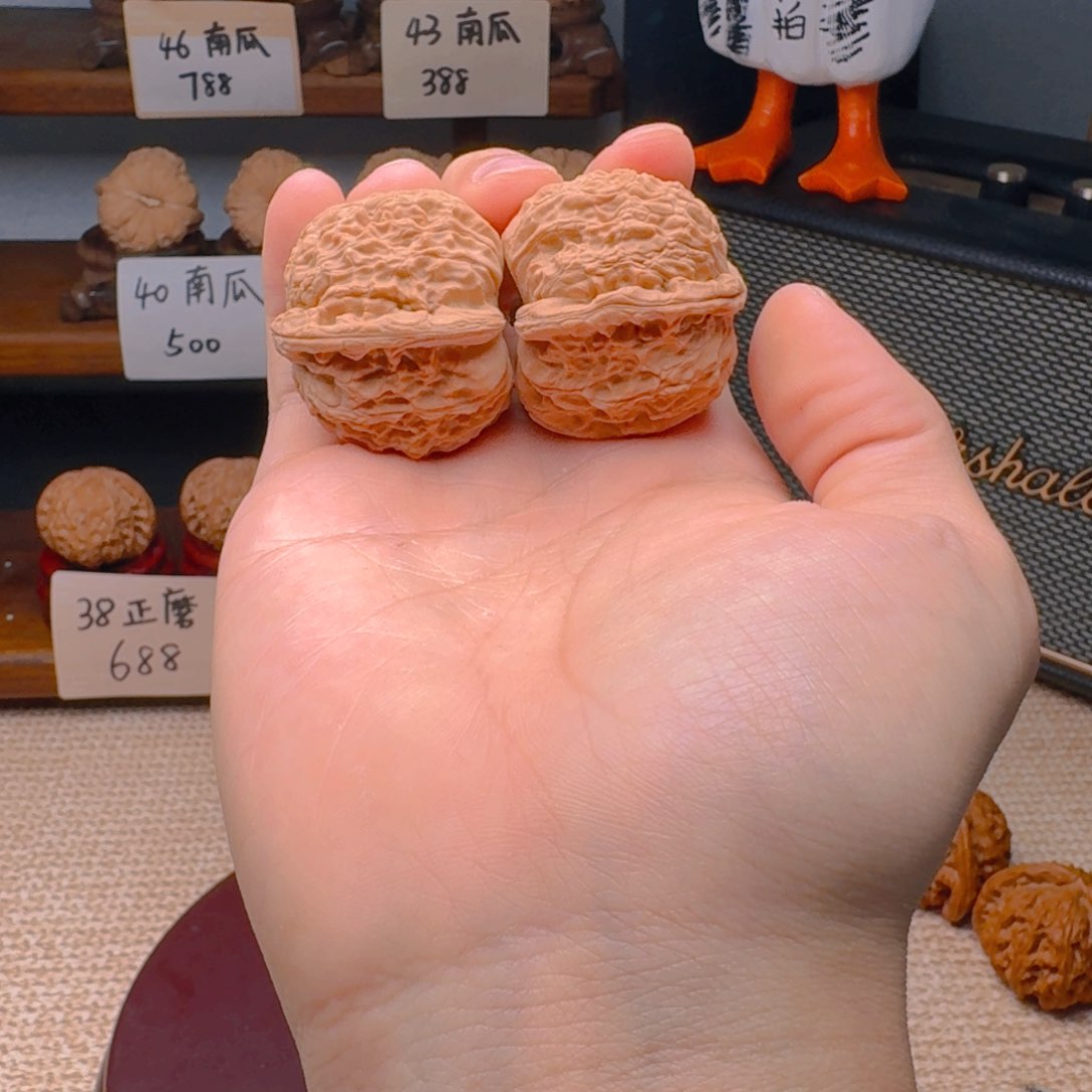 文玩核桃把件3937闷白