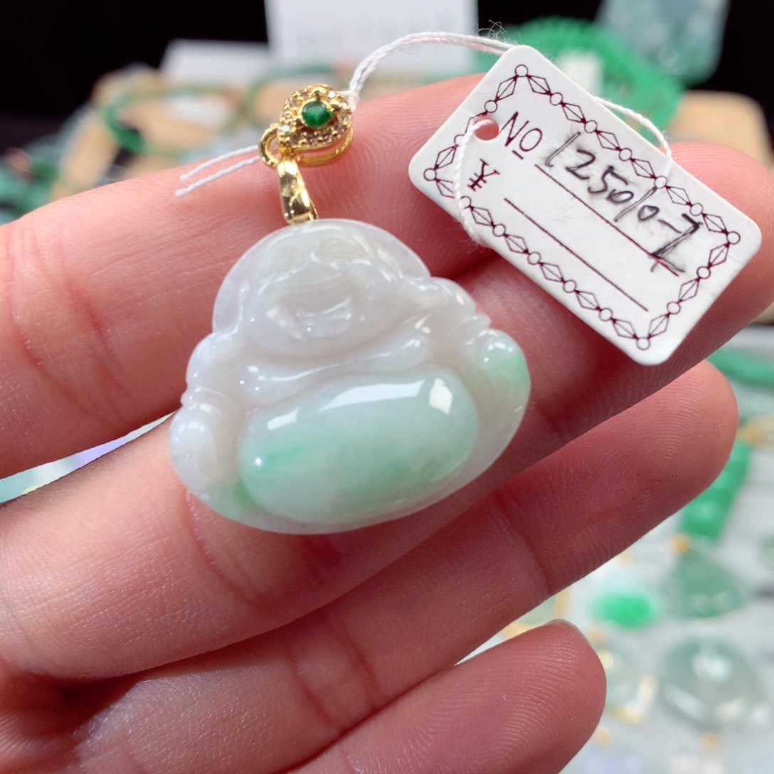 翡翠颈饰未镶嵌翡翠吊坠