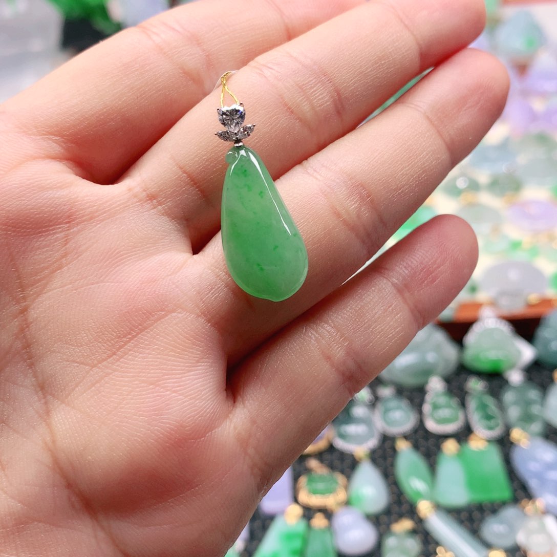 吊坠(不含链)18K金镶嵌翡翠