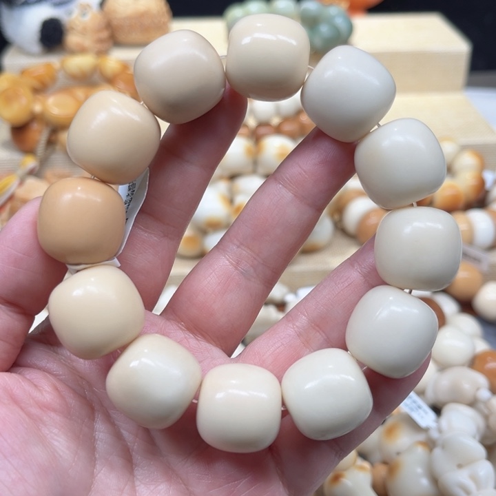 菩提根/象牙果手串2-11-18 象牙果奶色渐变桶珠微瑕