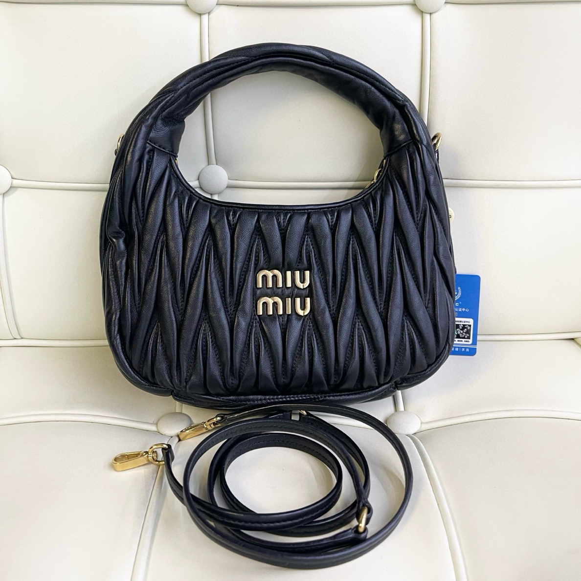 99新 MIU MIU/缪缪 119548 miumiu黑色褶皱hobo手拎斜挎包